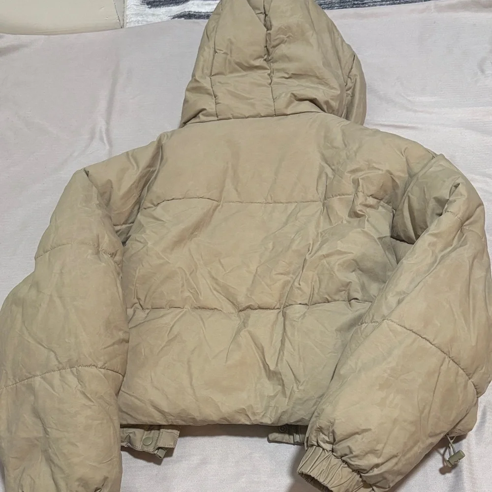 Zara Women's Beige Hooded Puffer Jacket - Picture 10 of 14